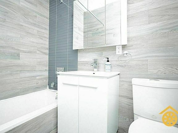 3rd image of 209 Irving Ave #4A