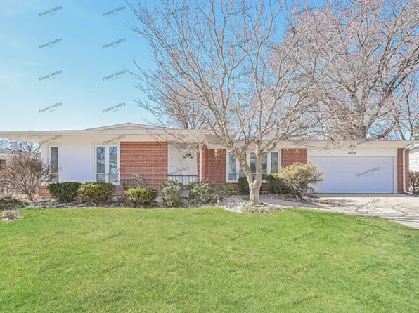 1805 Aqueduct Dr, Florissant, MO 63033