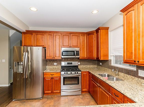 2nd image of 7716 S Oglesby Ave