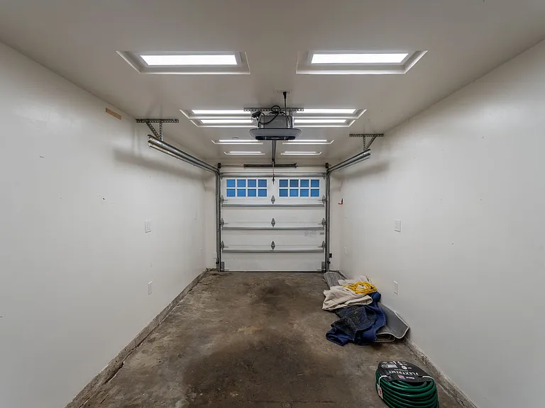 610 Forest Ave — Photo 61