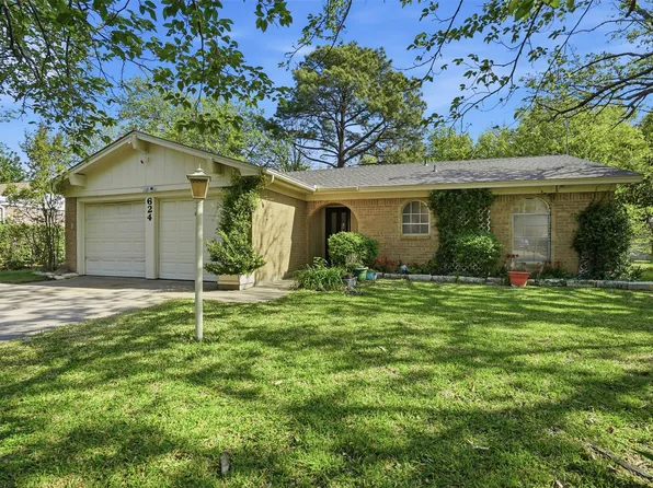 624 NW Barbara Ln, Burleson, TX 76028