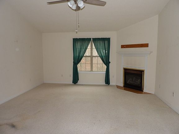 3rd image of 58 Russell Ln