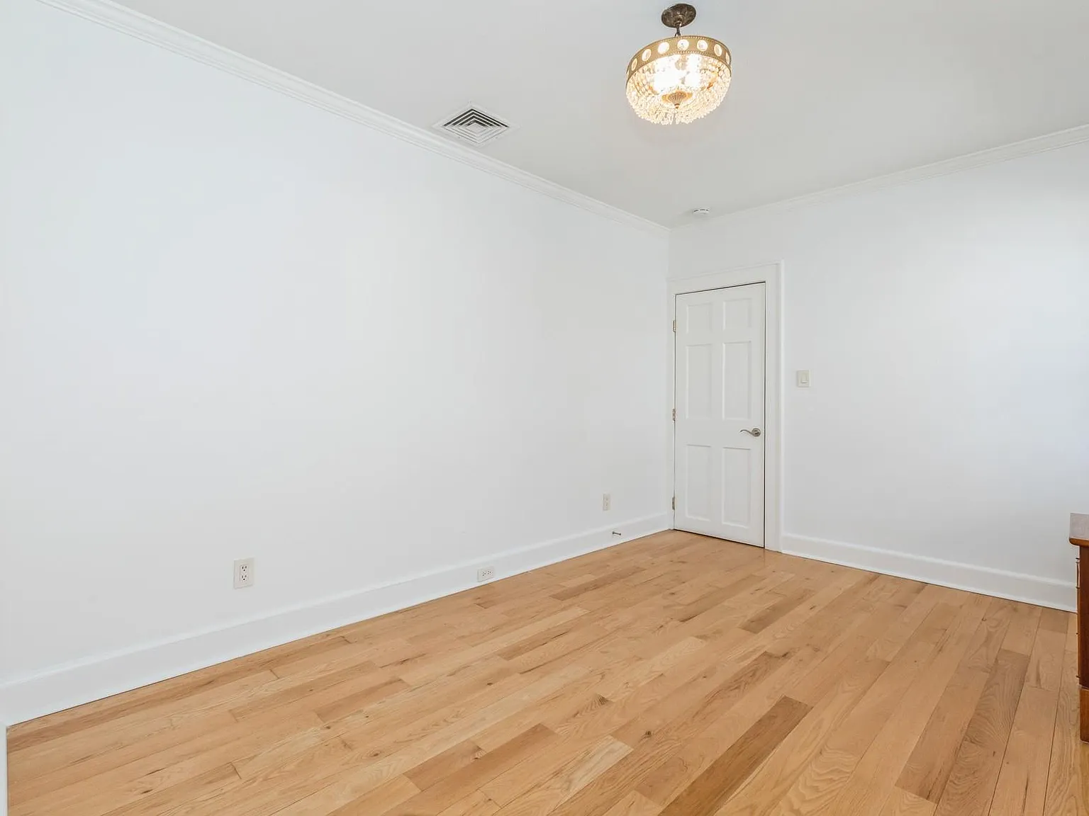 2 bed, $4,200 — Photo 3