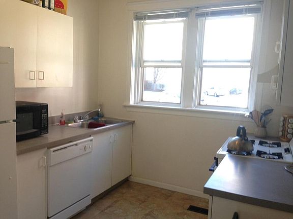 4th image of 4947 Buckingham Ct