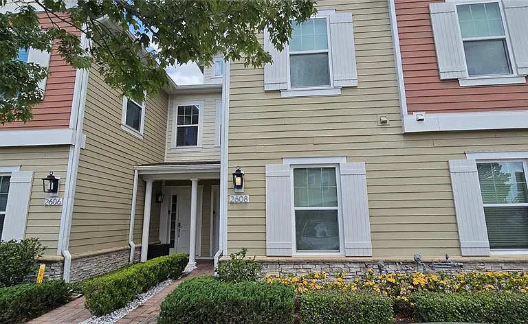 2608 Sunrise Shores Dr — Photo 1