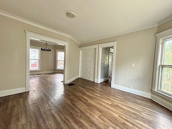 3rd image of 611 Minor Ave