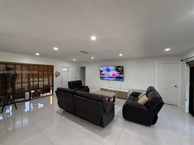 11450 NW 30th Pl — Photo 9
