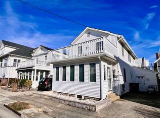 31 N Martindale Ave, Ventnor, NJ 08406