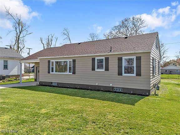 2nd image of 308 Parkway Dr N