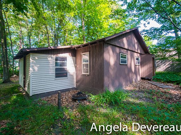 2nd image of 15180 NE Silver Beach Dr