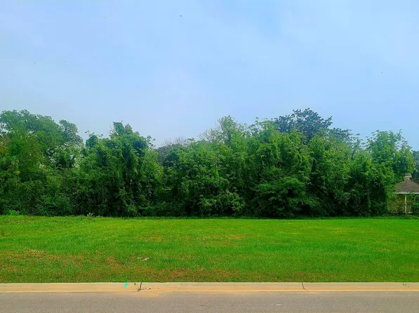 5 Seaside Oaks Dr, Pass Christian, MS 39571
