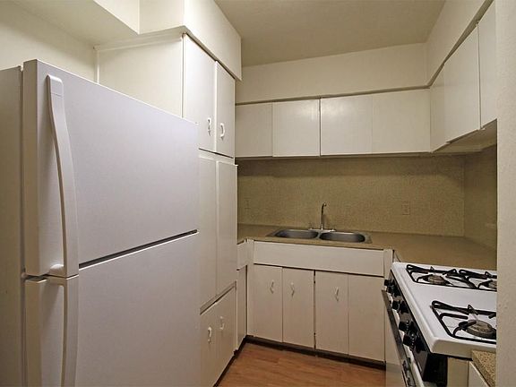 4th image of 1000 Heights Blvd APT 26