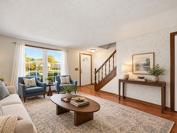 4th image of 35 Corey Colonial #35