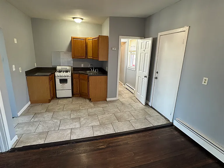 3 Putnam St #3R — Photo 8
