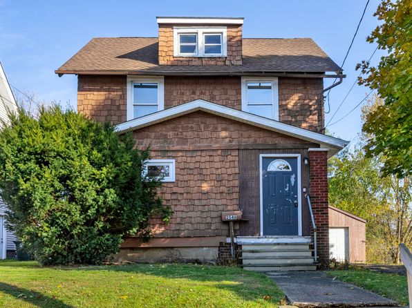 2546 Fletcher Ave NE