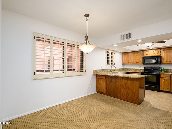 5th image of 12212 N PARADISE VILLAGE Parkway S #323