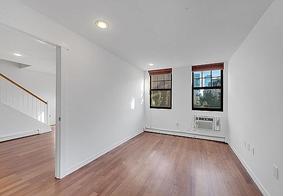 5th image of 151 Stanton St APT C