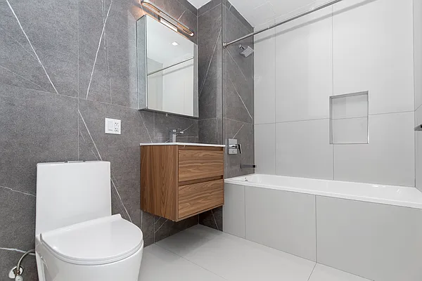 Rented by Nooklyn NYC LLC | media 21