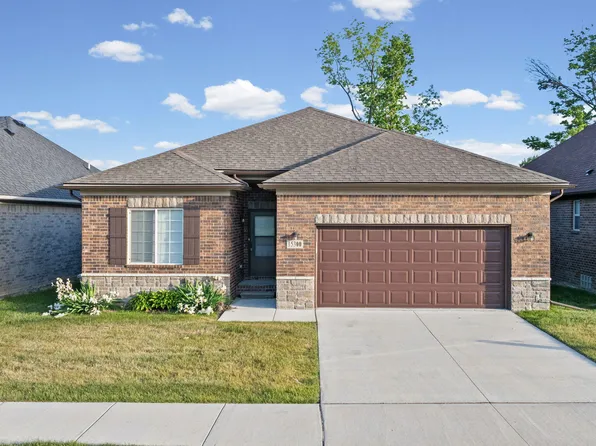 15300 Eton Pointe Dr, Clinton Township, MI 48035