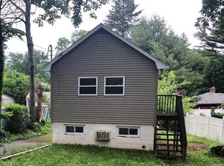 7 Northport Rd, Sound Beach, NY 11789