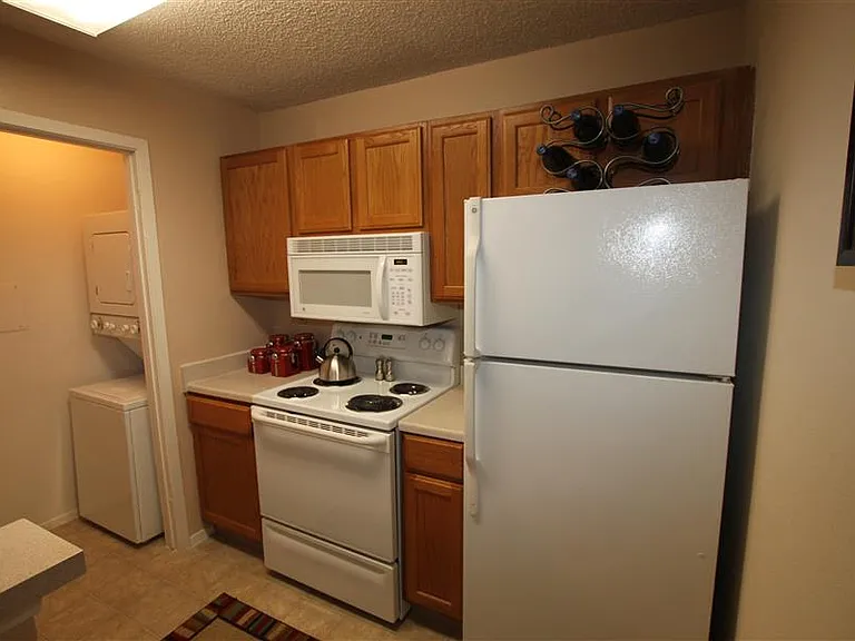 The Ethans Apartments — Photo 30