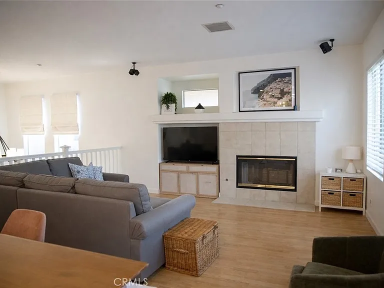 4689 Brookmore Ct — Photo 4