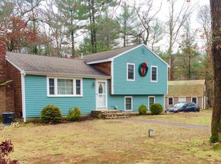 14 Thatcher St, Carver, MA 02330