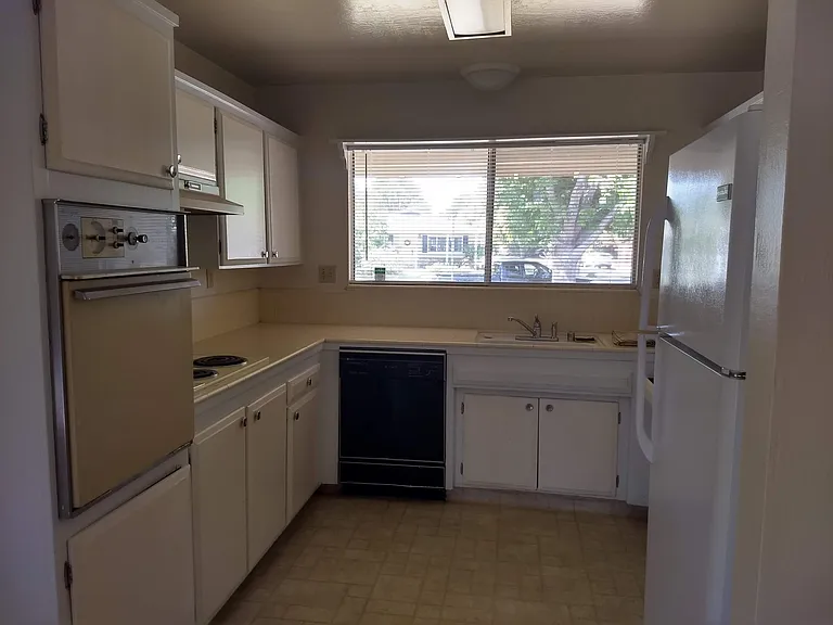 5108 Paseo Olivos — Photo 7