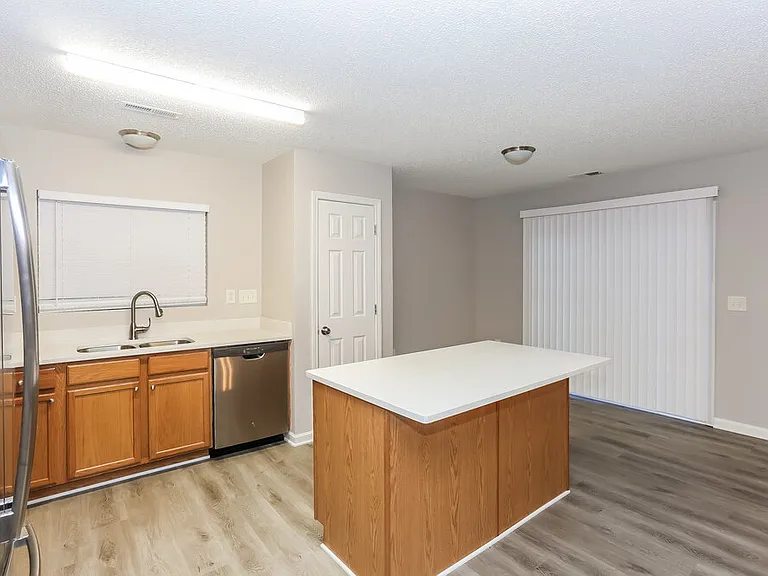 13515 Glasgow Green Ln — Photo 6