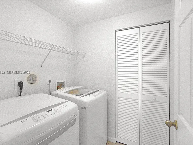 5603 SE Graham Dr — Photo 25