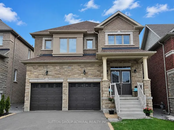 232 Frederick Curran Ln, Newmarket, ON L3X 0B9