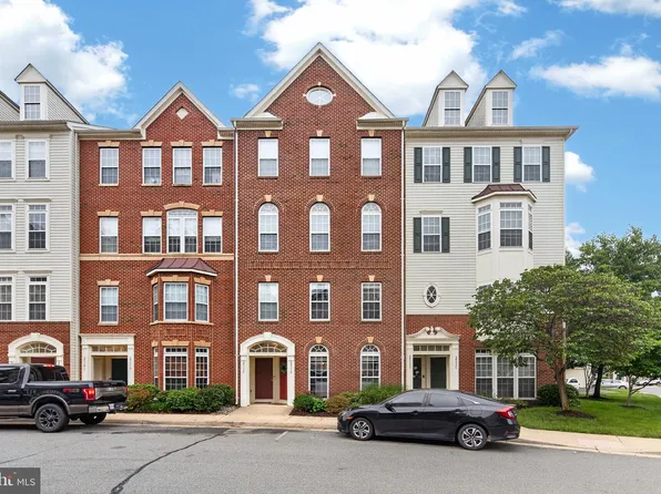 25335 Curiosity Sq, Aldie, VA 20105