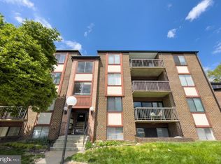 9728 Kingsbridge Dr APT 303, Fairfax, VA 22031