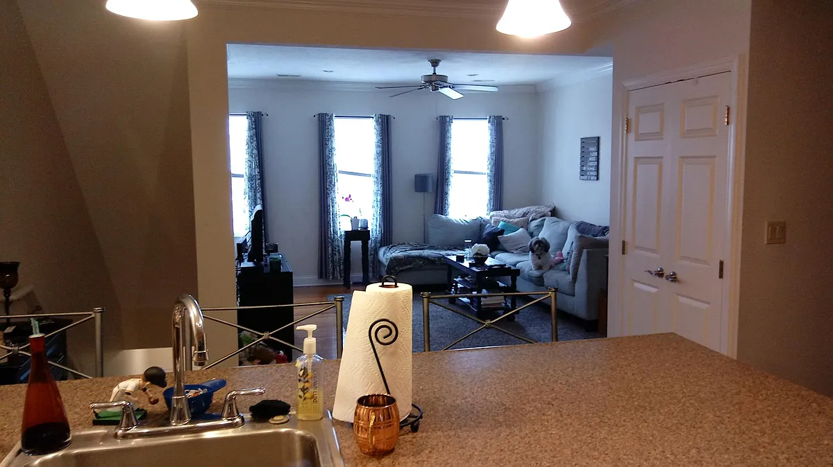 Talk to your guest while preparing meals - 152 Hallock St #2