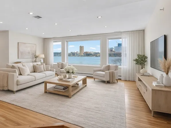 290 Beacon St APT 4, Boston, MA 02116