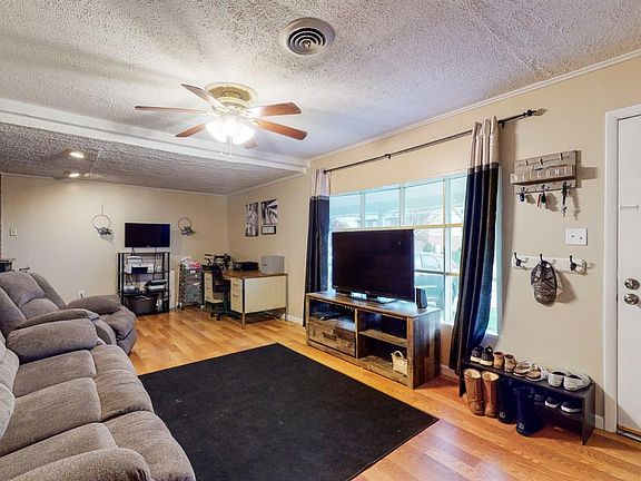 5th image of 146 Oliver Dr