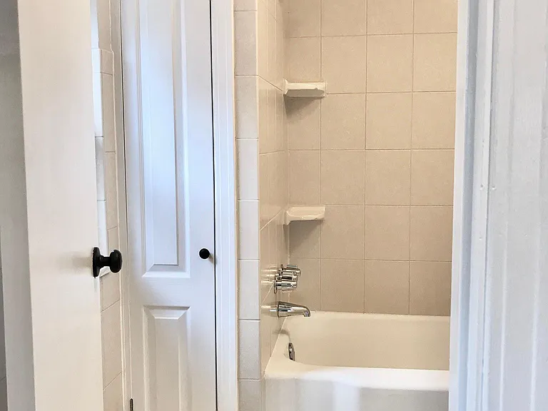 400 Duquesne Dr — Photo 31