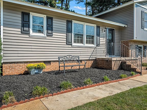 4th image of 502 Sellwood Cir