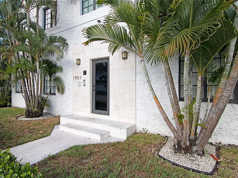 1901 S Le Jeune Rd #3 — Photo 16