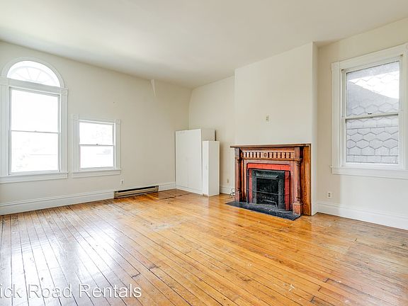 3rd image of 818 W Franklin St APT C