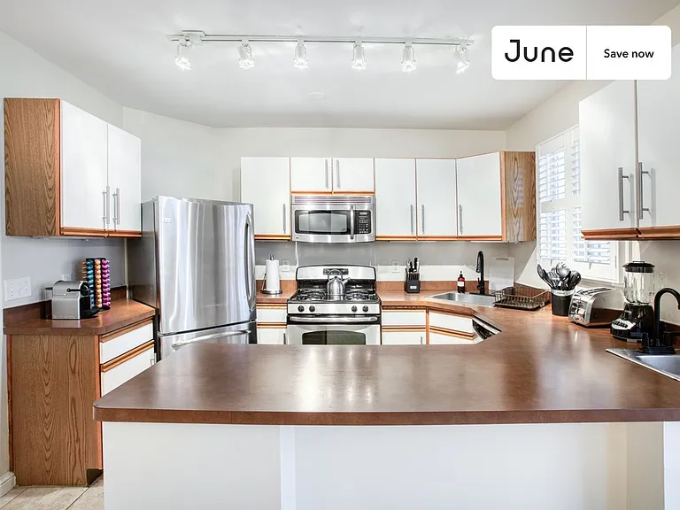 1843 Burke St SE — Photo 3