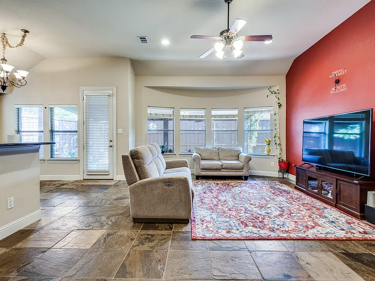 4654 Phillip Dr — Photo 9
