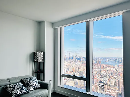 Rented by Gulia Wang, LREB | media 25