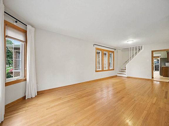 3rd image of 4144 N Overhill Ave