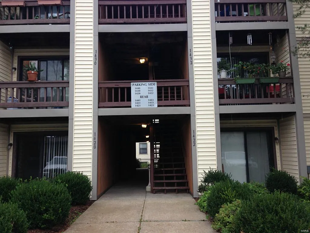 1420 Summergate Pkwy photo 1
