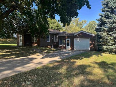 305 W 5th Ave N, Estherville, IA, 51334