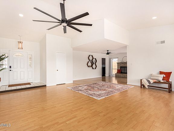 2nd image of 1121 W OBISPO Avenue