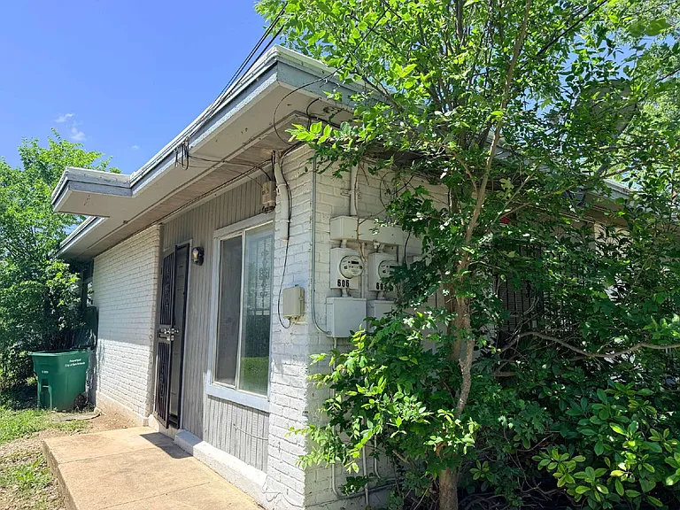 606 Morningview Dr — Photo 1