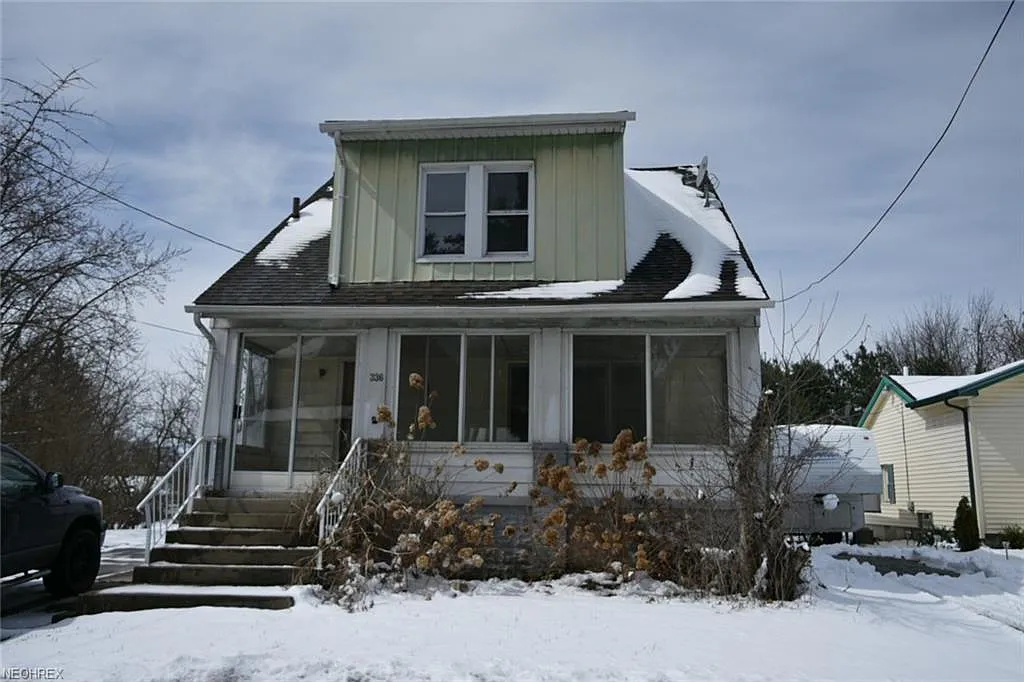 336 12th St photo 1