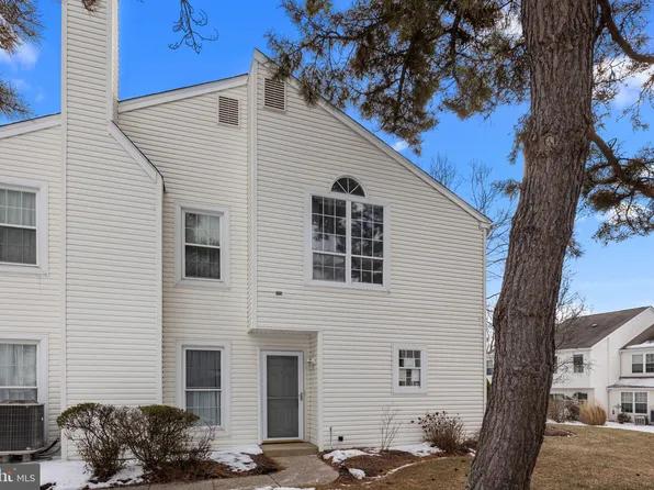 28 Portsmouth Ct, Southampton, PA 18966